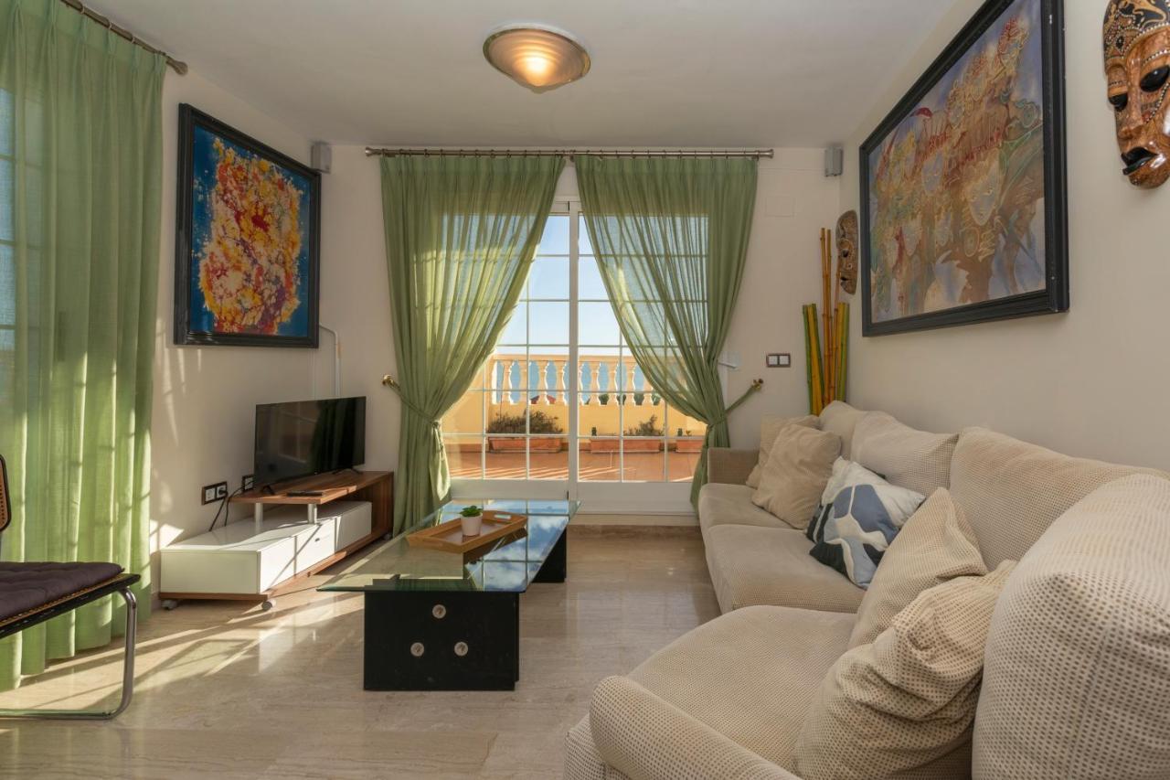 Appartement Caleta, Atico, 3 Frente Al Mar, By Bookindenia *