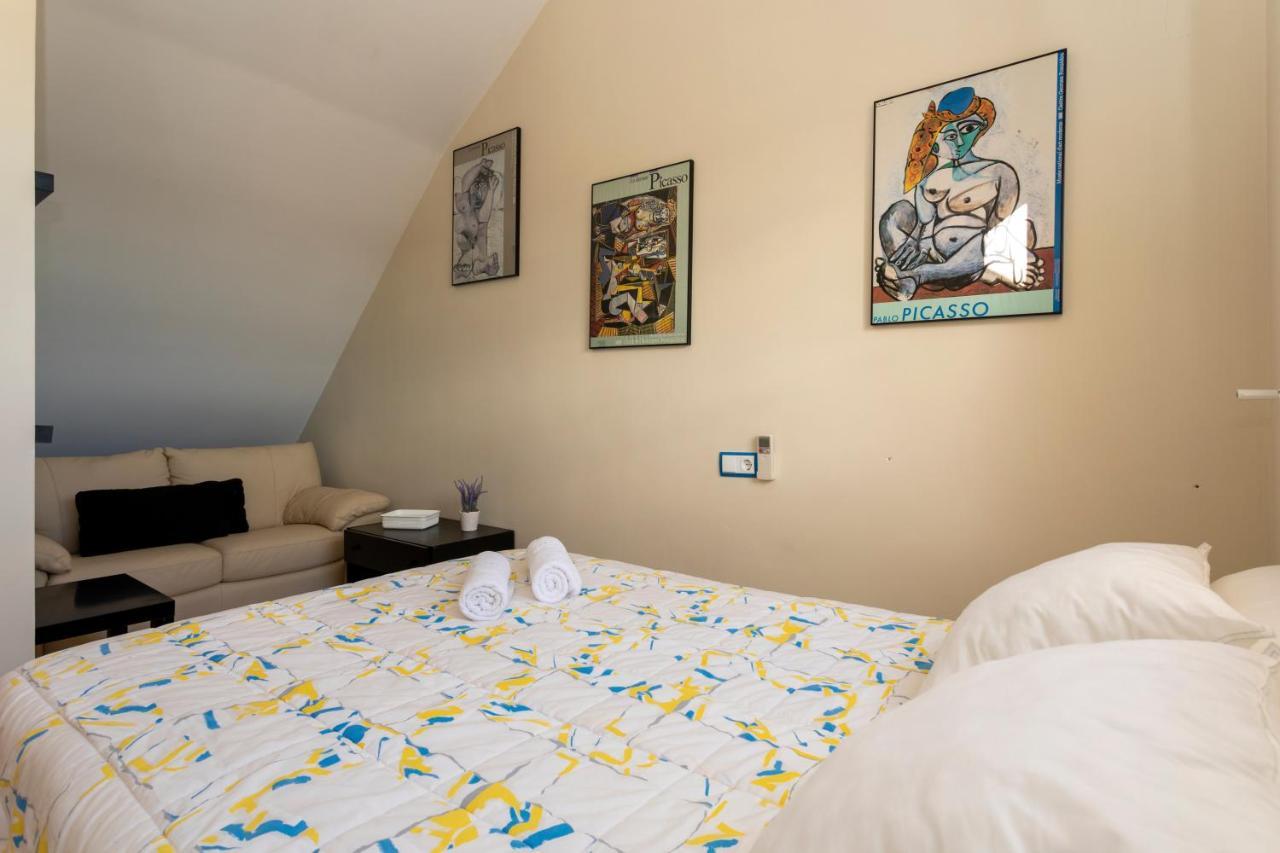 Caleta, Atico, 3 Frente Al Mar, By Bookindenia Appartement *